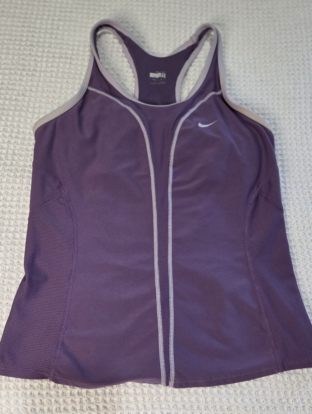Nike Athletic/ Running Top Size Medium